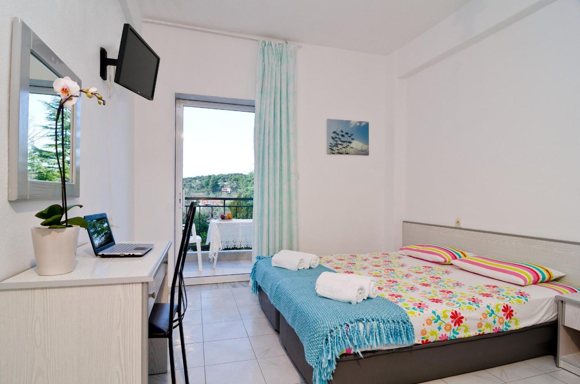 Sophies Olive Haven Apartment Possidi